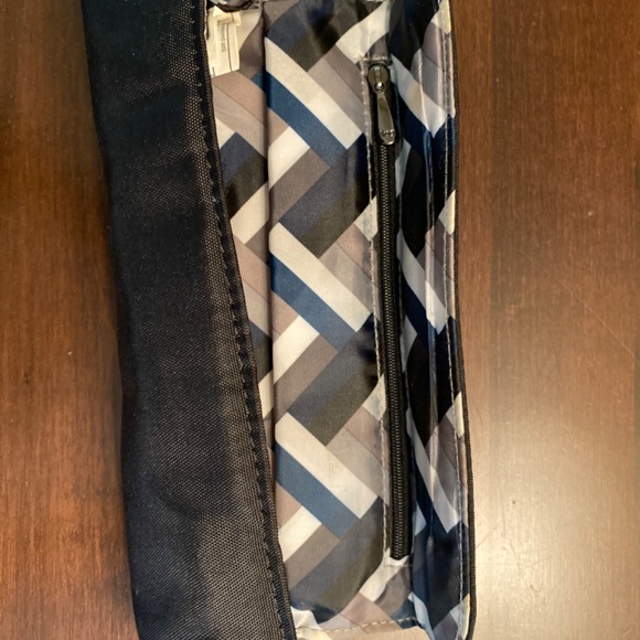 LUG Mini Travel Case - Picture 9 of 11